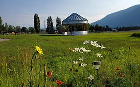 Glacier Acres Guest Ranch